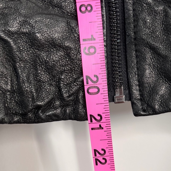 RACHEL by Rachel Roy,Size:M, Cropped Leather Jacket, Crinkled - Picture 13 of 14